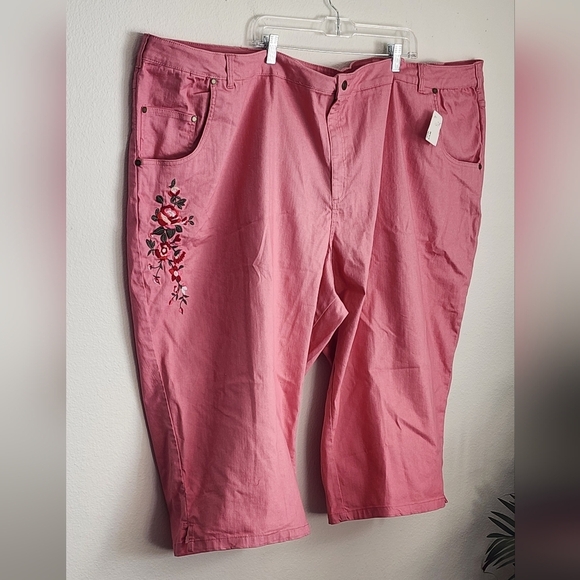 Woman Within Plus Size Pink Denim Embroidered Capris. Sz 42W (NWT) - Picture 1 of 12